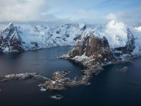 虫虫漫画像校准：先校推断走远了吗，再把剪辑按时间线重排（读完更顺）